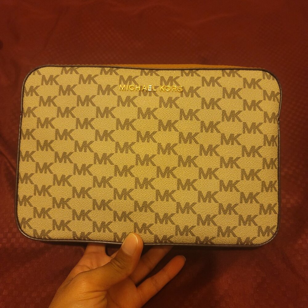 Michael Kors Jet Set Printed Logo Crossbody